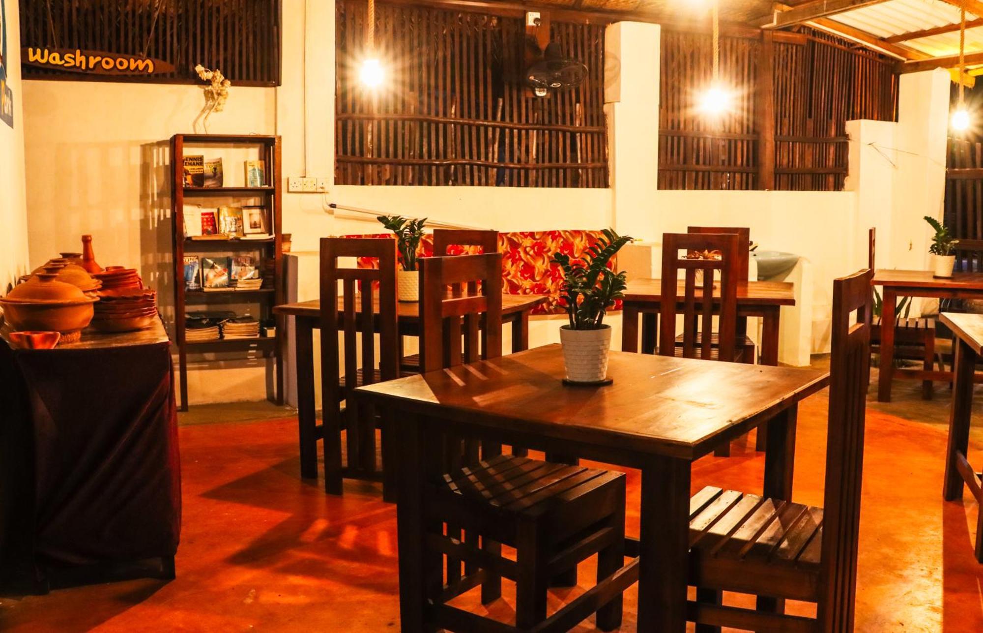 Surfers Park Arugambay Bed & Breakfast Аругам Бей Екстериор снимка